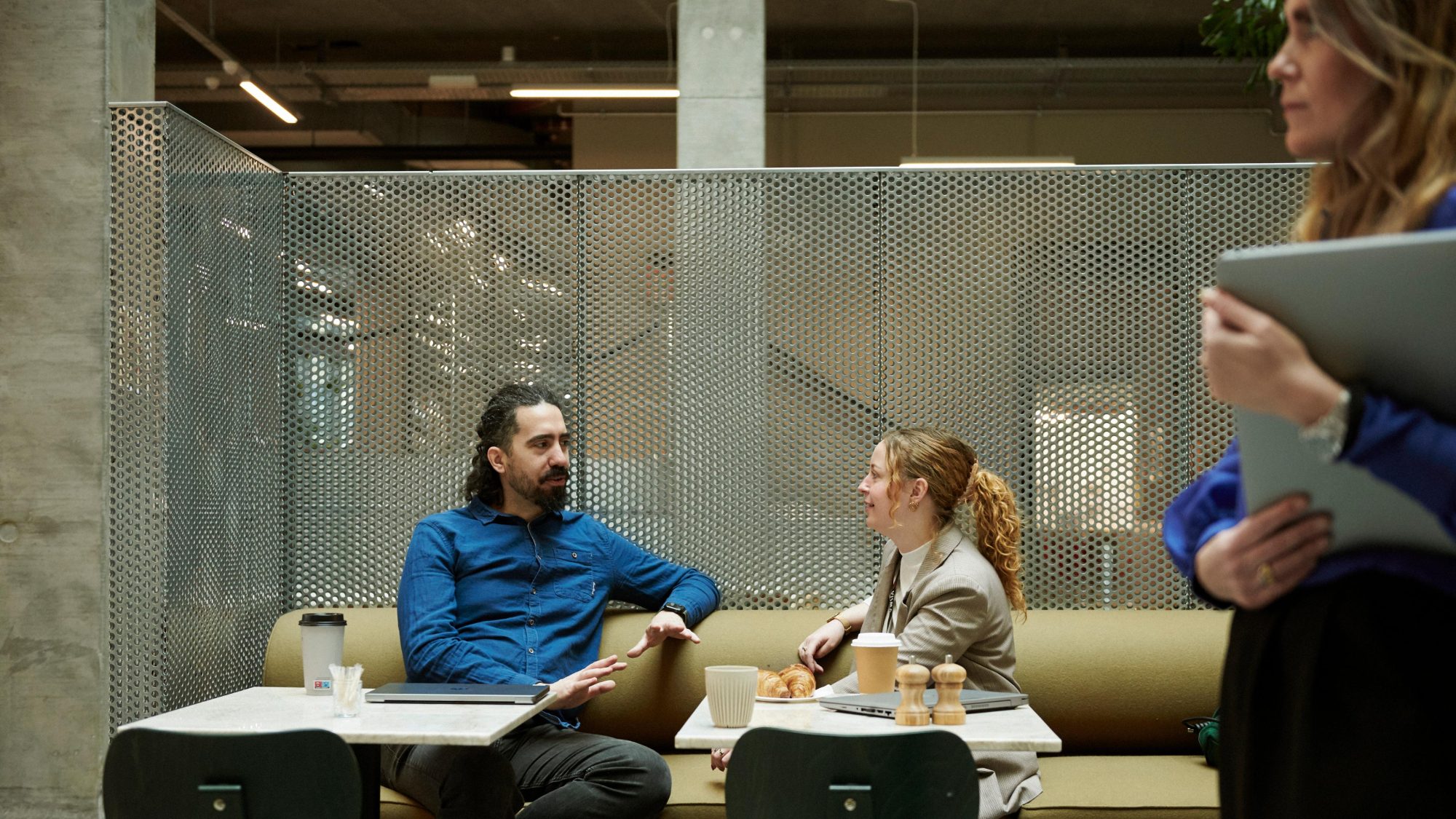 Cómo la tecnología puede contribuir al bienestar de los empleados en la empresa