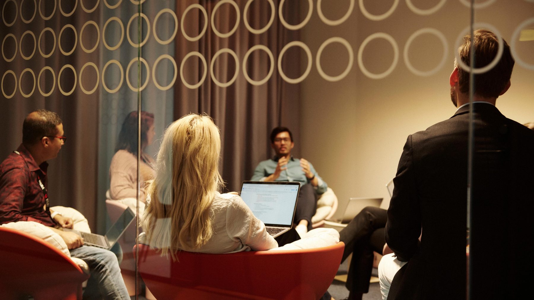 Pasos para alcanzar la eficiencia operativa en RR.HH.: la importancia de integrar los registros de ausencia y presencia