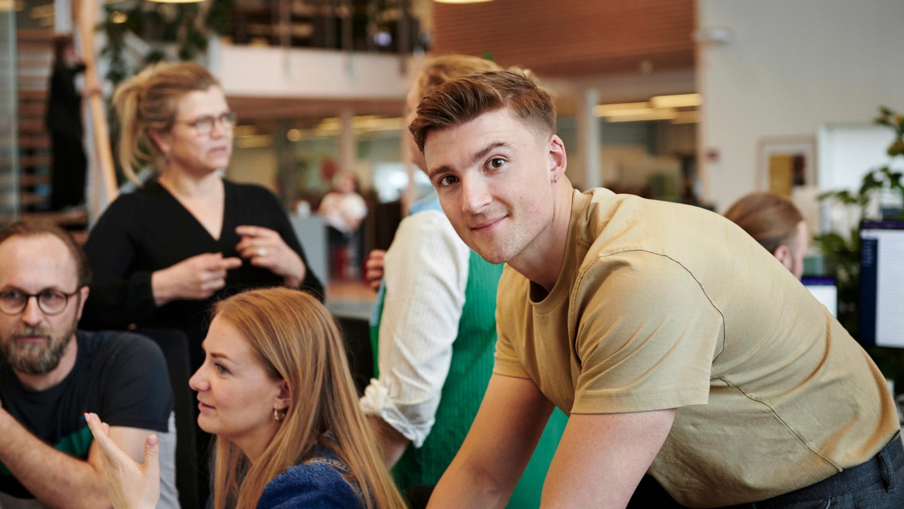 Cómo un grupo del sector alimentario ha mejorado la gestión de guardias gracias a Woffu como solución del control horario